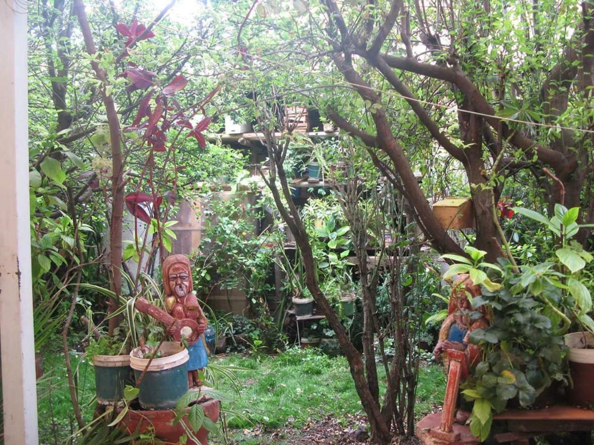 Secret Garden Acomodação com café da manhã  2*